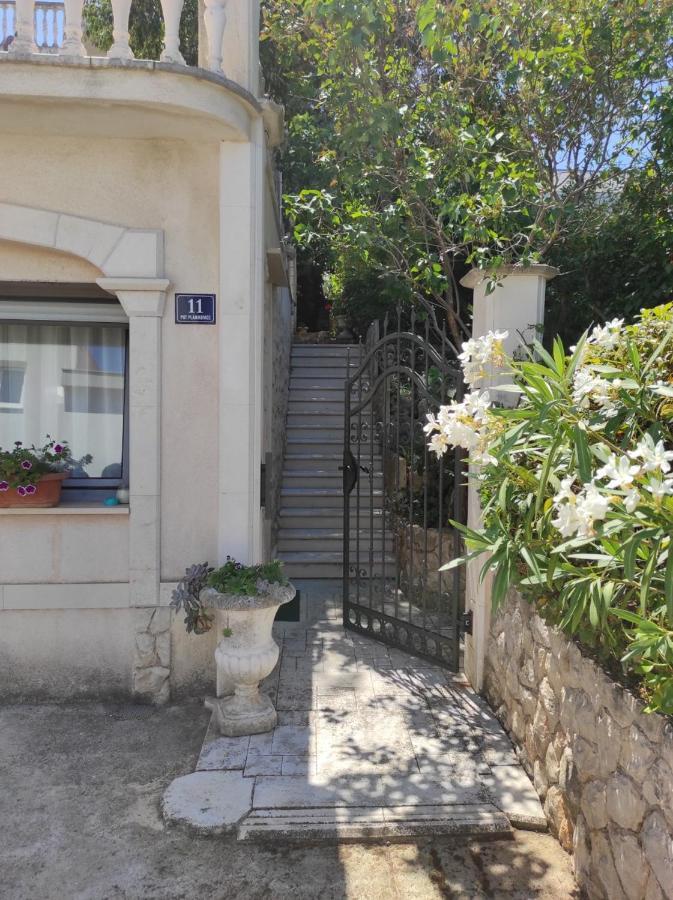 Villa Caroline Trogir Bagian luar foto
